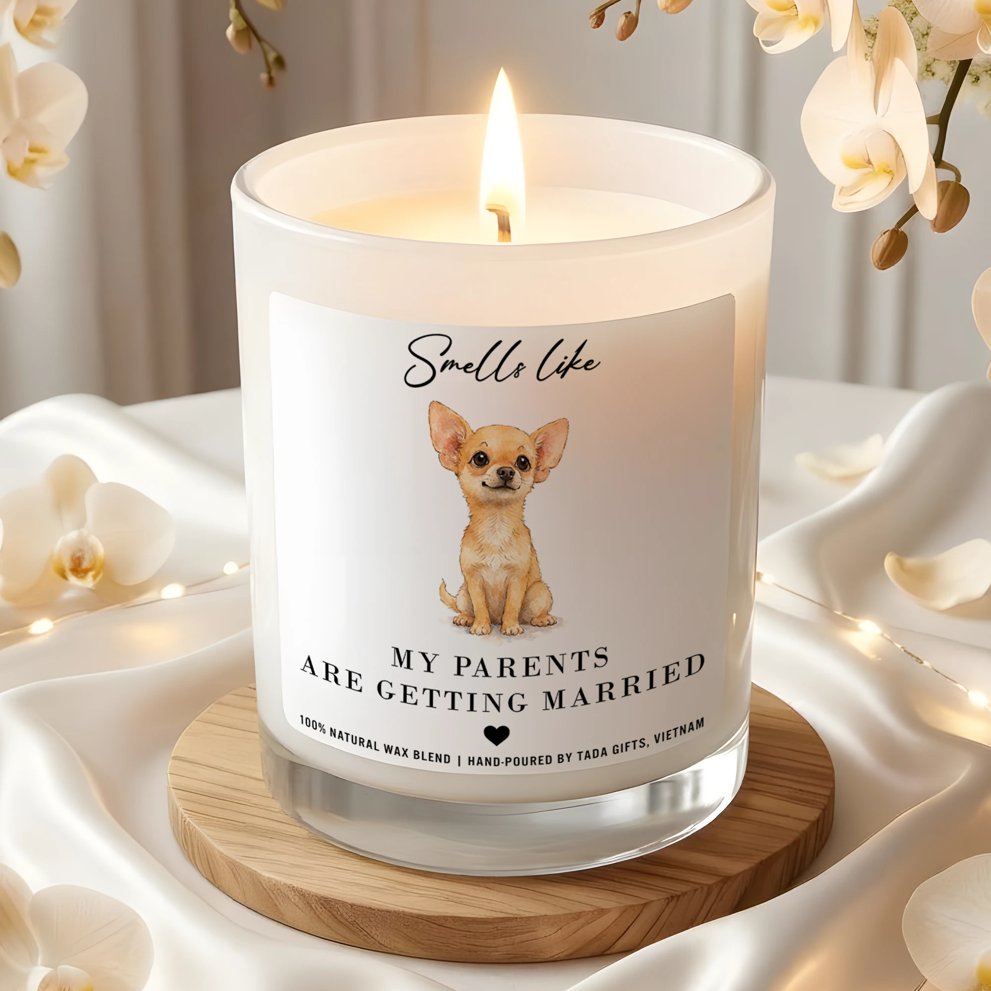 Smells Like My Parents Are Getting Married Candle – Funny Engagement Gift for Couples – Dog Lover Wedding Gift – Chihuahua Illustration Candle – Save The Date Gift – Personalized Wedding Decor – Handpoured Soy Wax