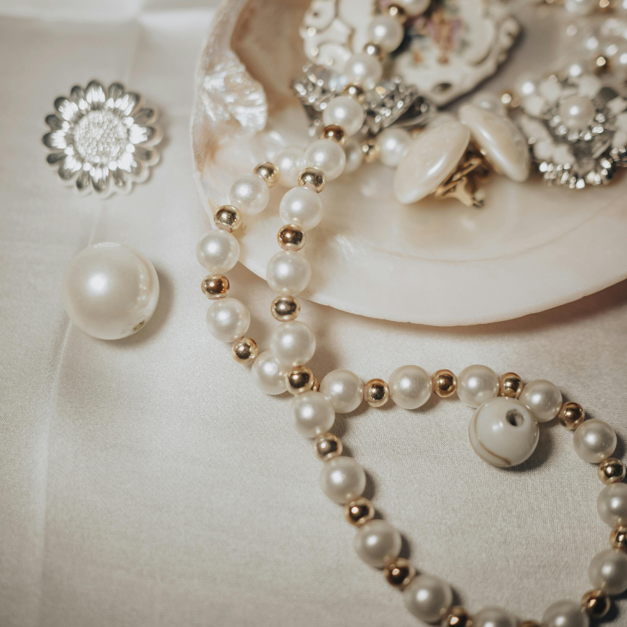 Accessories: Gold leaf hair vines